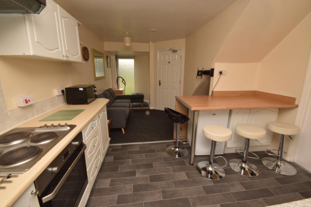 5 bedroom house for rent Hillcrest Hertfordshire, AL10 8HG UniHomes