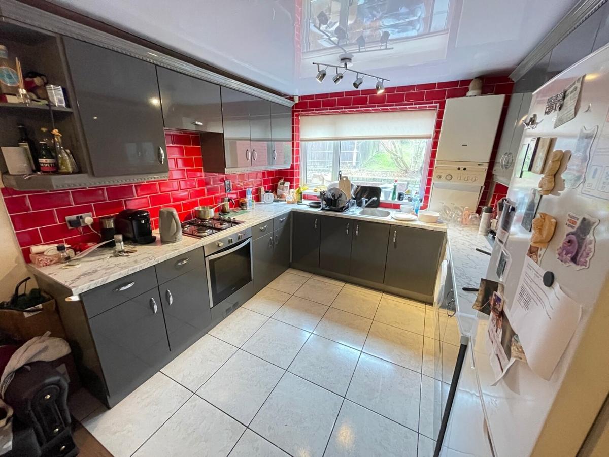 4 bedroom house on Kendal Close, Woodhouse, Leeds