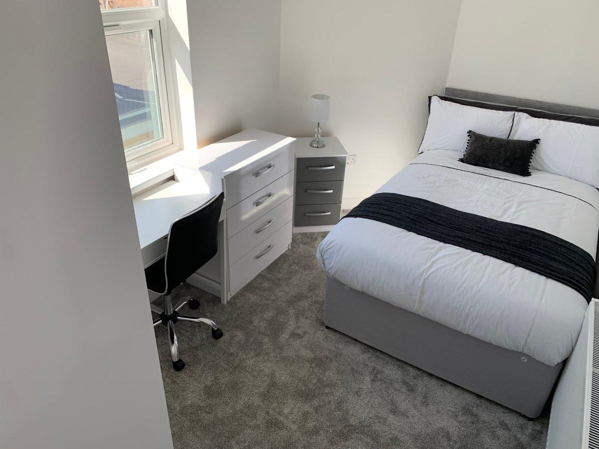 5 bedroom house for rent Shelton Old Road StokeonTrent, ST4 7RX