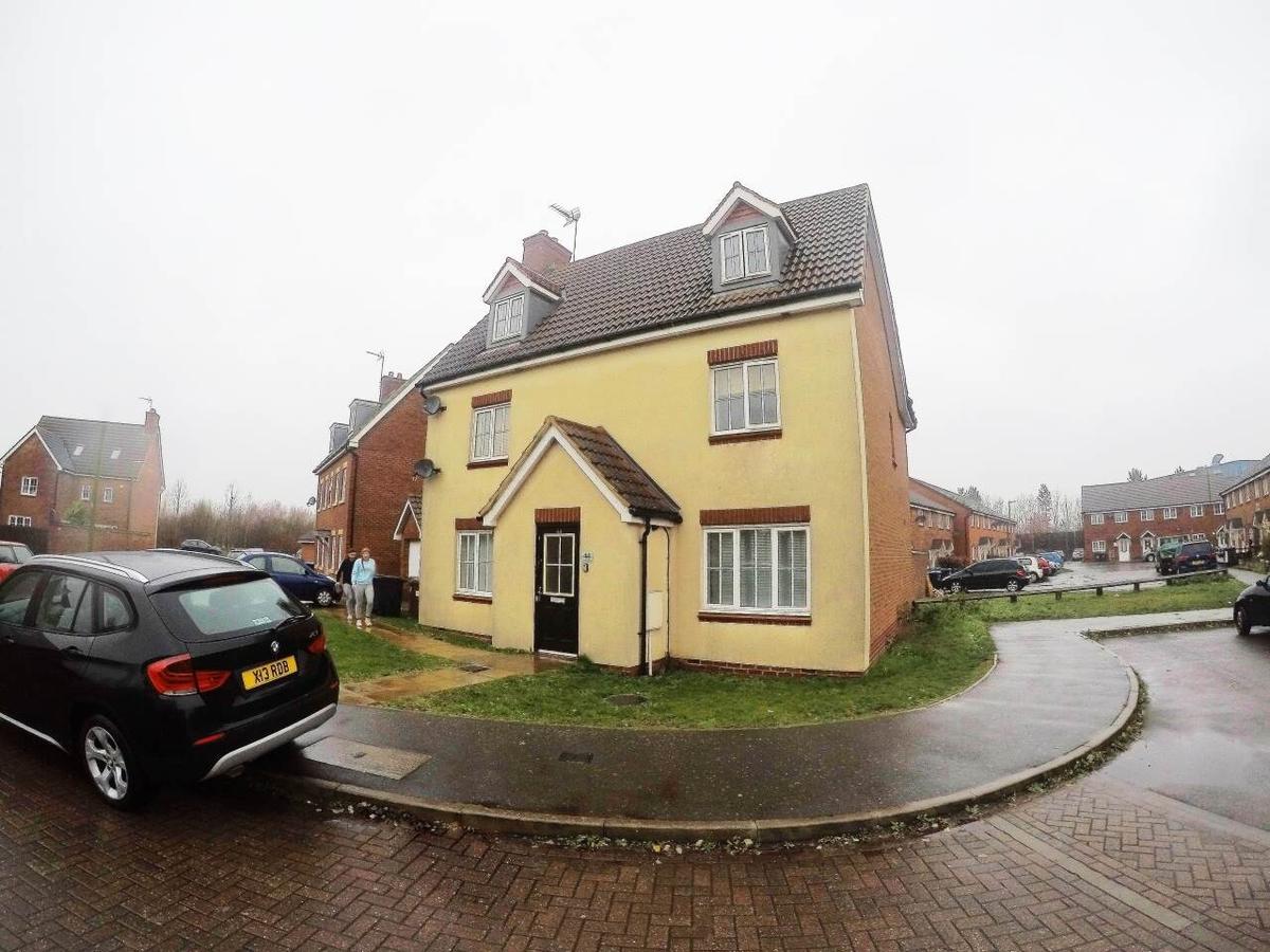 6 bedroom house for rent The Runway, Hertfordshire, AL10 9GL UniHomes