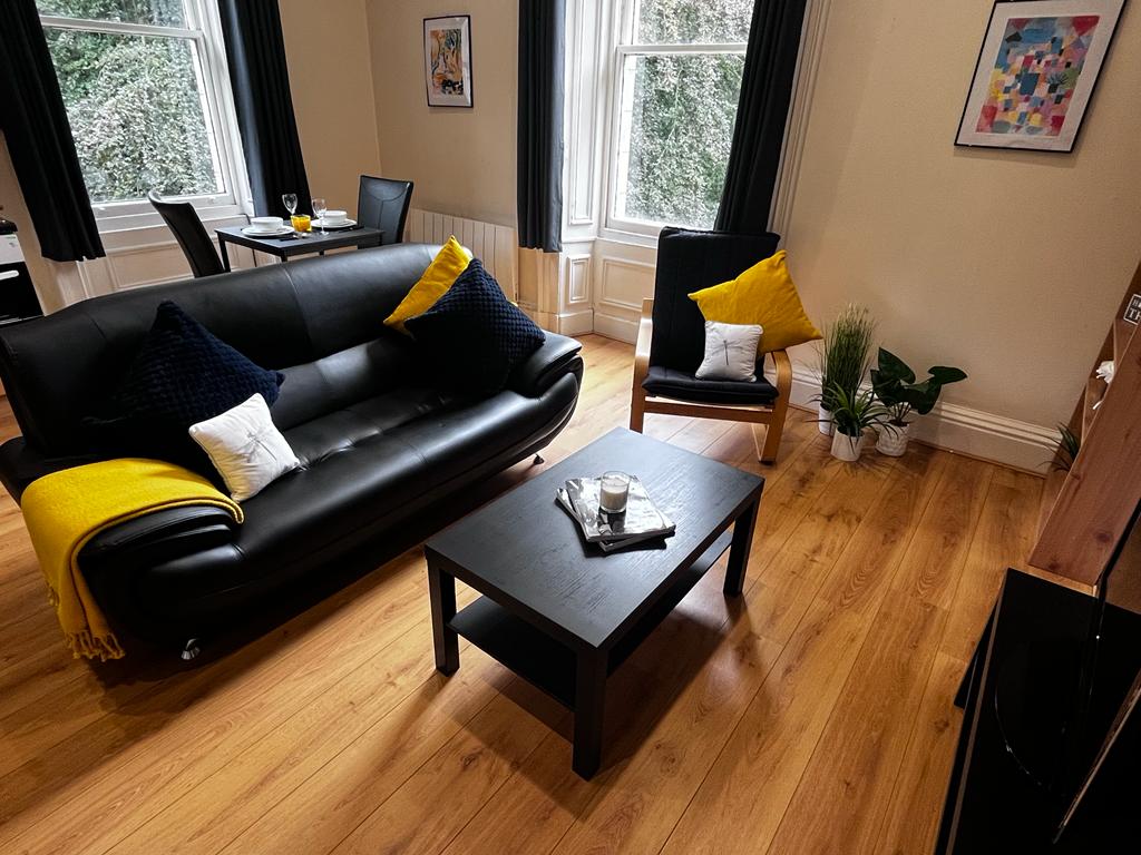 2 bedroom house for rent Ridgeway House, Grosvenor Road, Leeds, LS6 2DZ