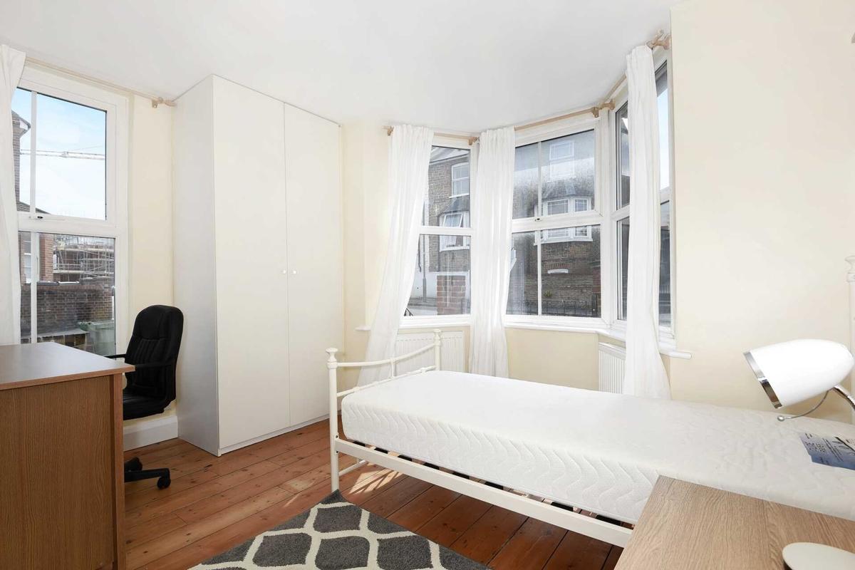 2 bedroom apartment for rent Denzil Road, Surrey, GU2 7NQ UniHomes