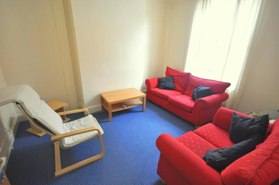 3 bedroom house for rent Welton Mount, Leeds, LS6 1ET UniHomes