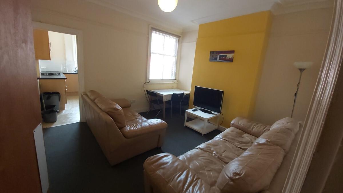 6 bedroom house for rent Melbourn Road, Sheffield, S10 1NR UniHomes