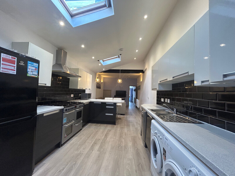 6 bedroom house on Tiverton Road, Selly Oak, Birmingham