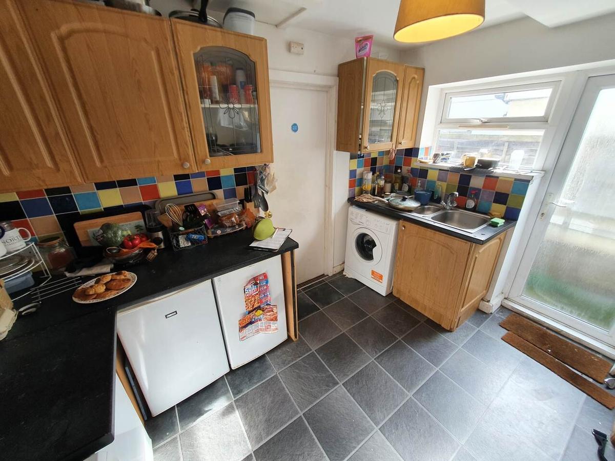 6 bedroom house for rent Rhymney Street, Cardiff, CF24 4DJ UniHomes