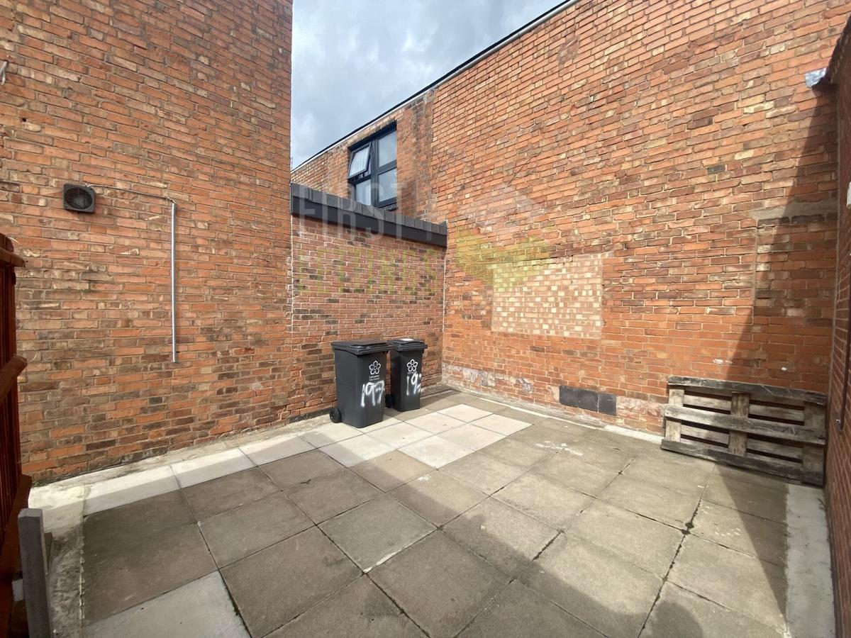 6 bedroom house for rent Clarendon Park Road, Leicester, LE2 3AN UniHomes