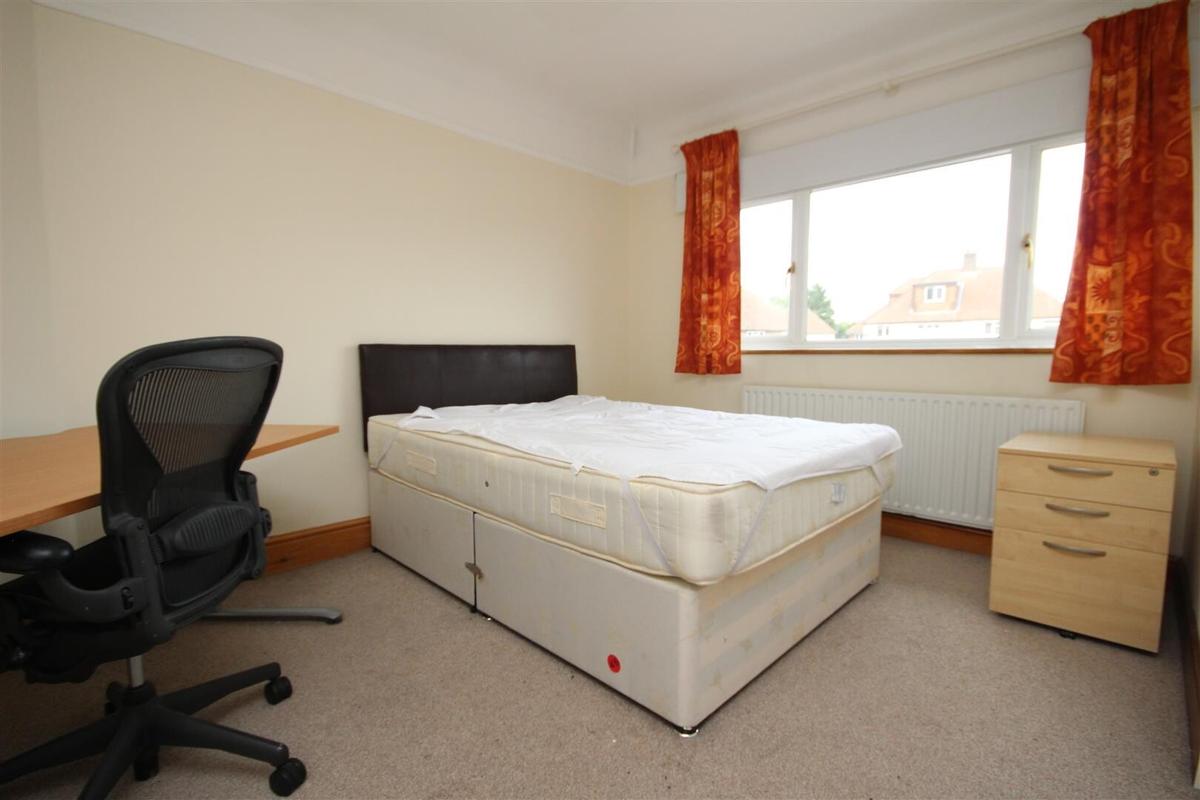 6 bedroom house for rent Aldershot Road, Surrey, GU2 8BH UniHomes