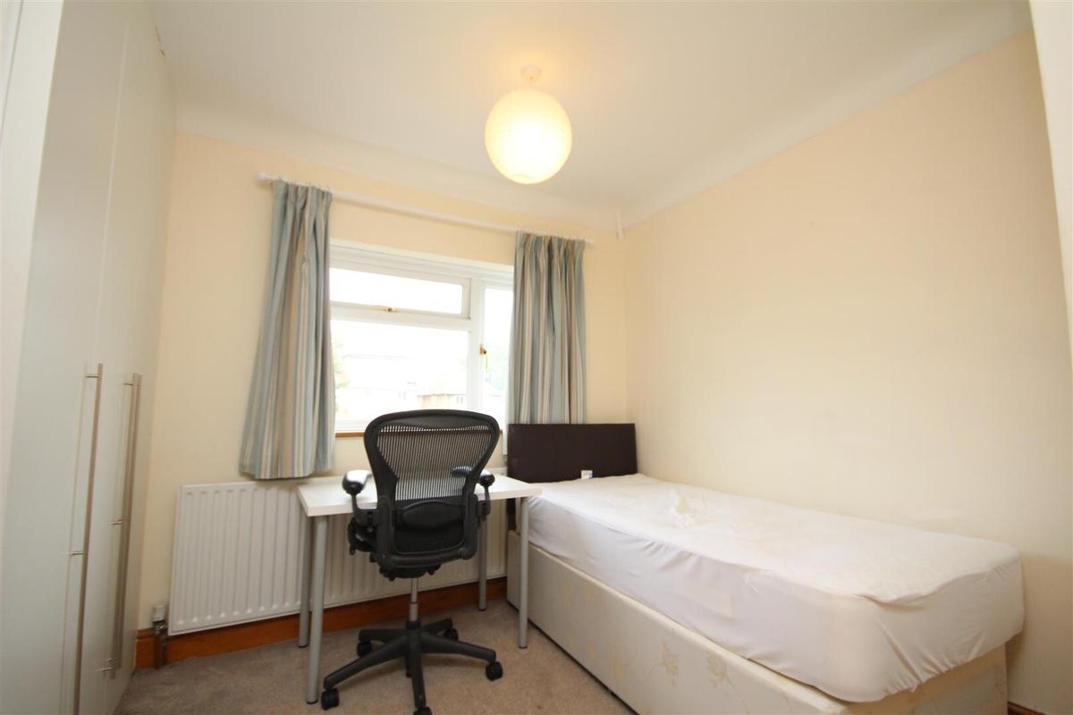 6 bedroom house for rent Aldershot Road, Surrey, GU2 8BH UniHomes