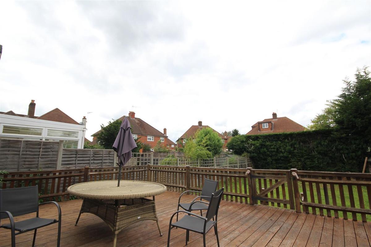 6 bedroom house for rent Aldershot Road, Surrey, GU2 8BH UniHomes