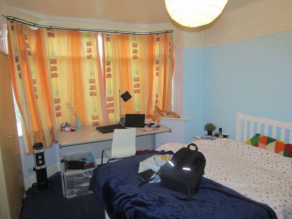 4 bedroom house for rent Roselands Gardens, Southampton, SO17 1QG