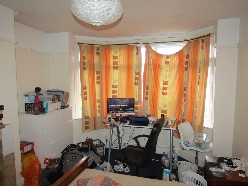 4 bedroom house for rent Roselands Gardens, Southampton, SO17 1QG