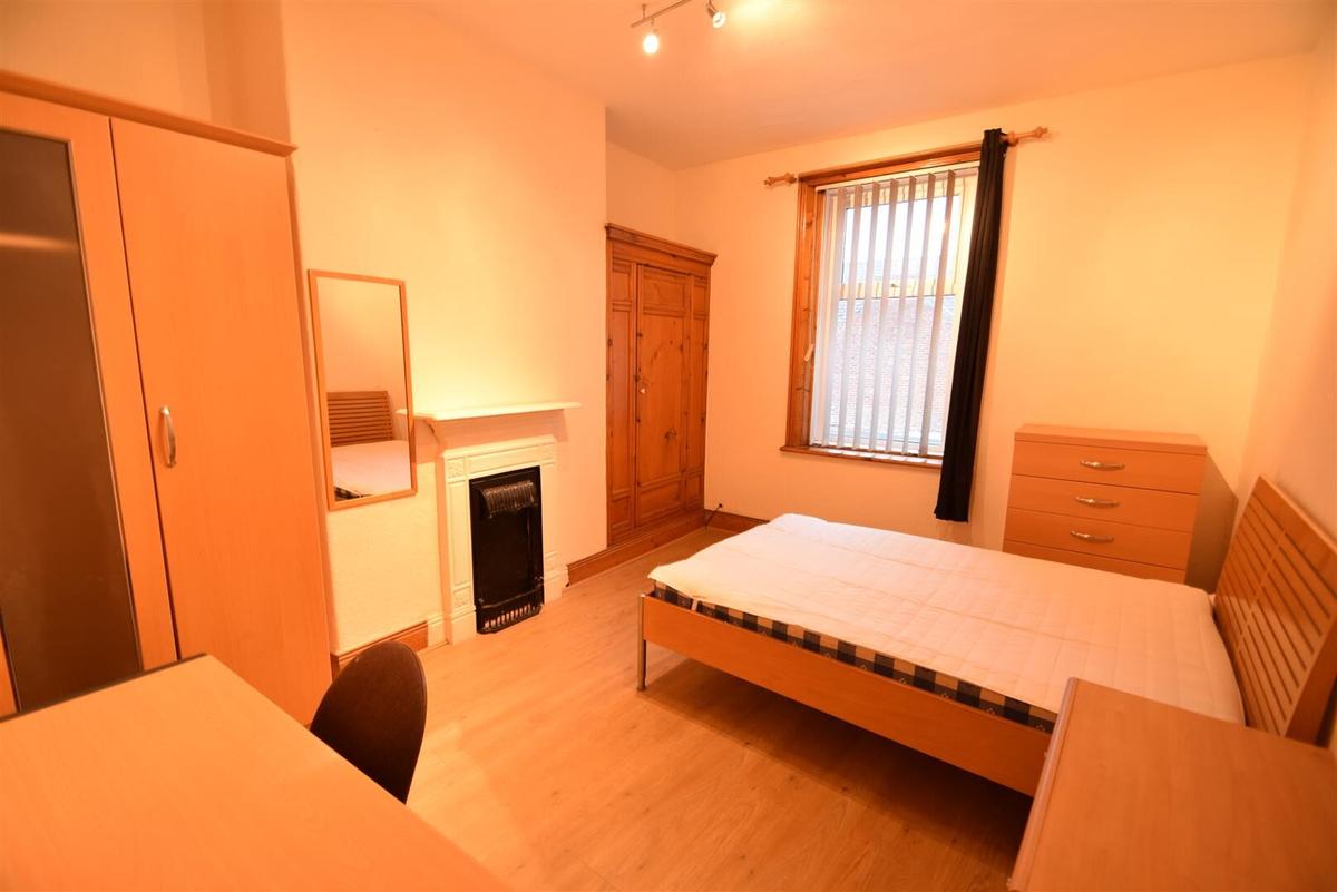 5 bedroom house for rent Balmoral Terrace, Newcastle, NE6 5YA UniHomes