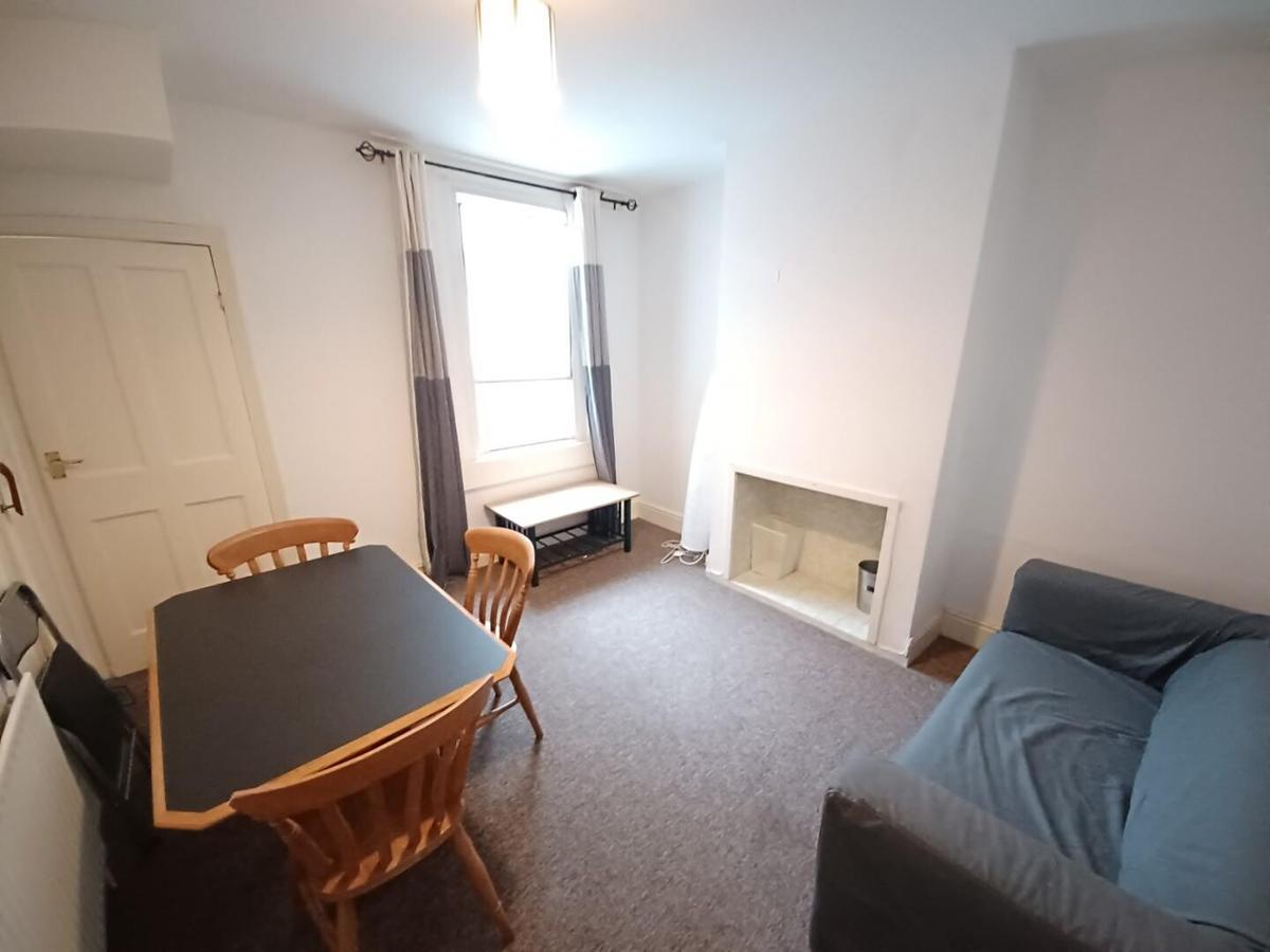 4 bedroom house for rent Coronation Avenue, Bath, BA2 2JZ UniHomes