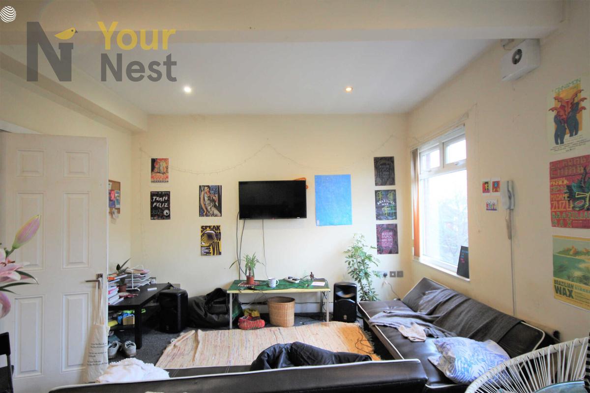 5 bedroom apartment for rent Kirkstall Lane, Leeds, LS6 3EJ UniHomes