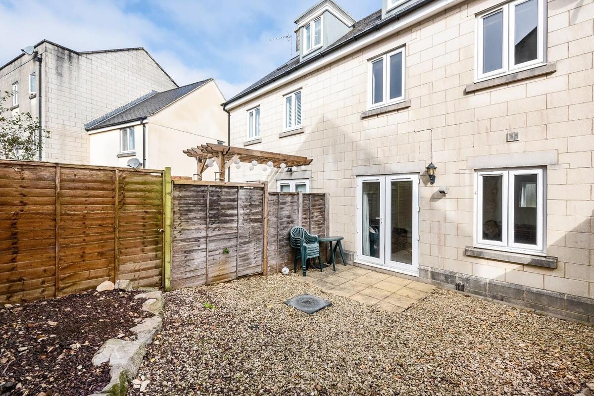 5 bedroom house for rent Vernhamwood Close, Bath, BA2 2TT UniHomes