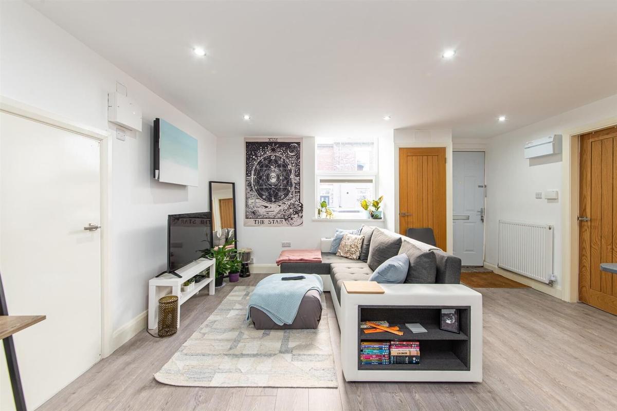 2 bedroom apartment for rent Stratford Road, Newcastle, NE6 5PB UniHomes