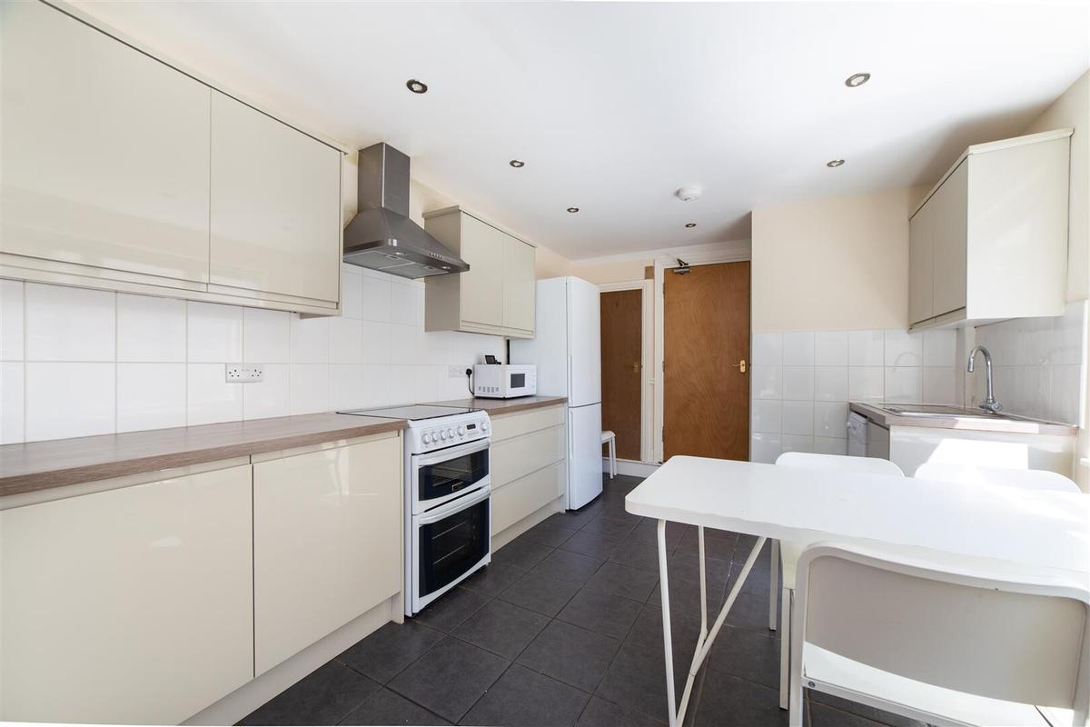 6 bedroom house for rent Heaton Hall Road, Newcastle, NE6 5AB UniHomes