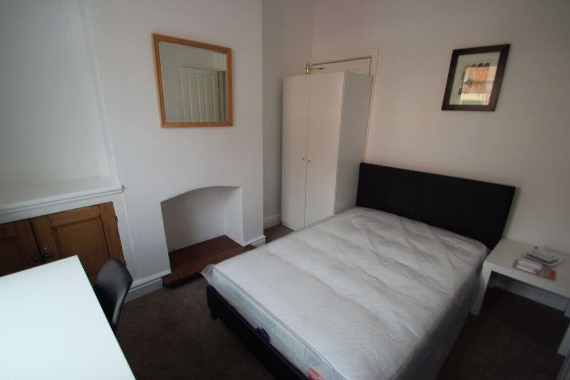 3 bedroom house for rent Knighton Lane, Leicester, LE2 8BH UniHomes