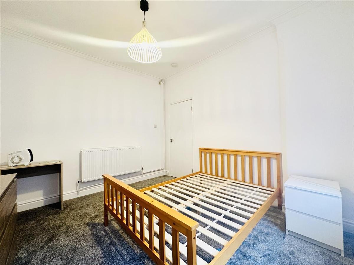 4 bedroom house for rent Wilford Crescent East, Nottingham, NG2 2ED