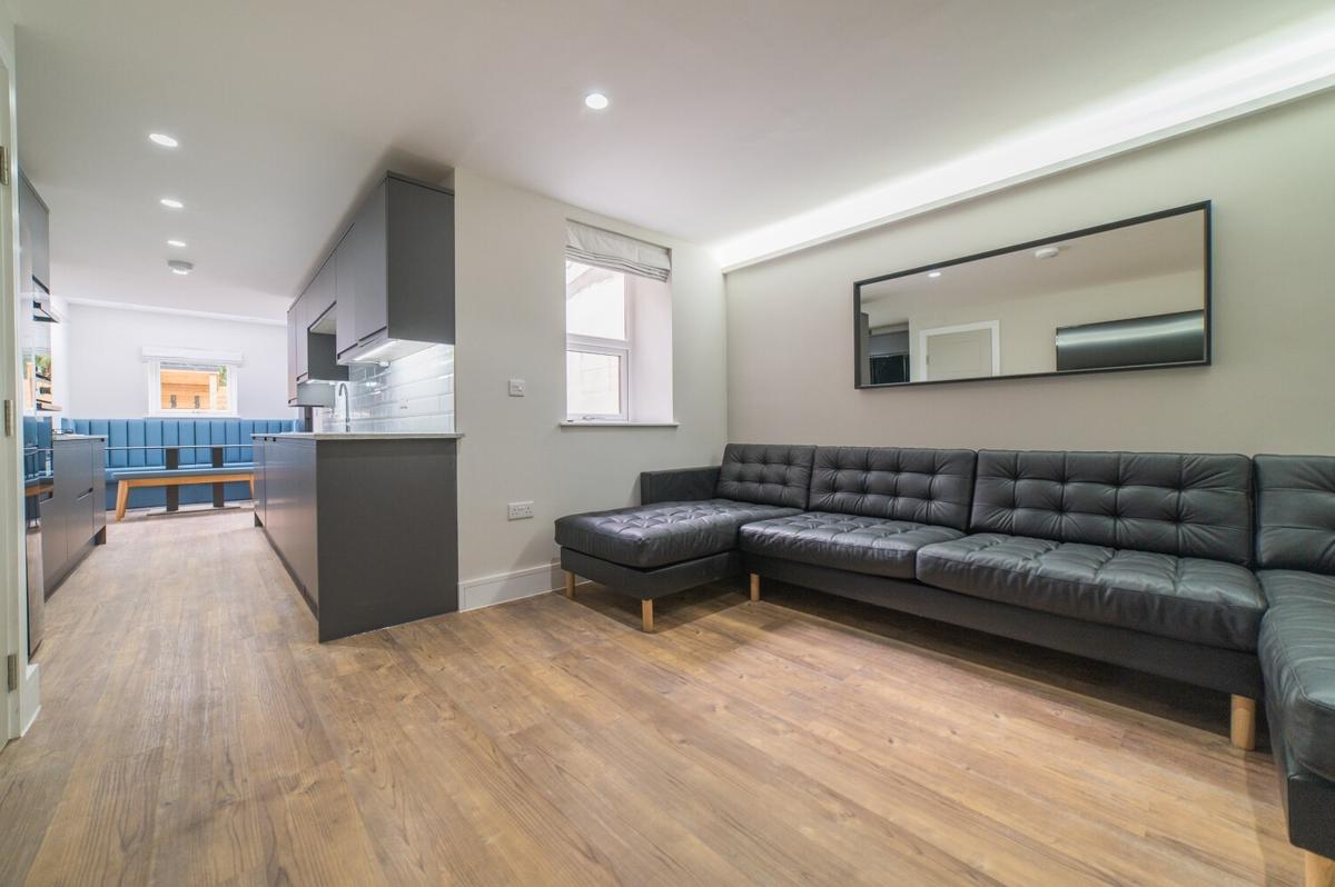 6 bedroom house on Rhymney Street, Cathays, Cardiff