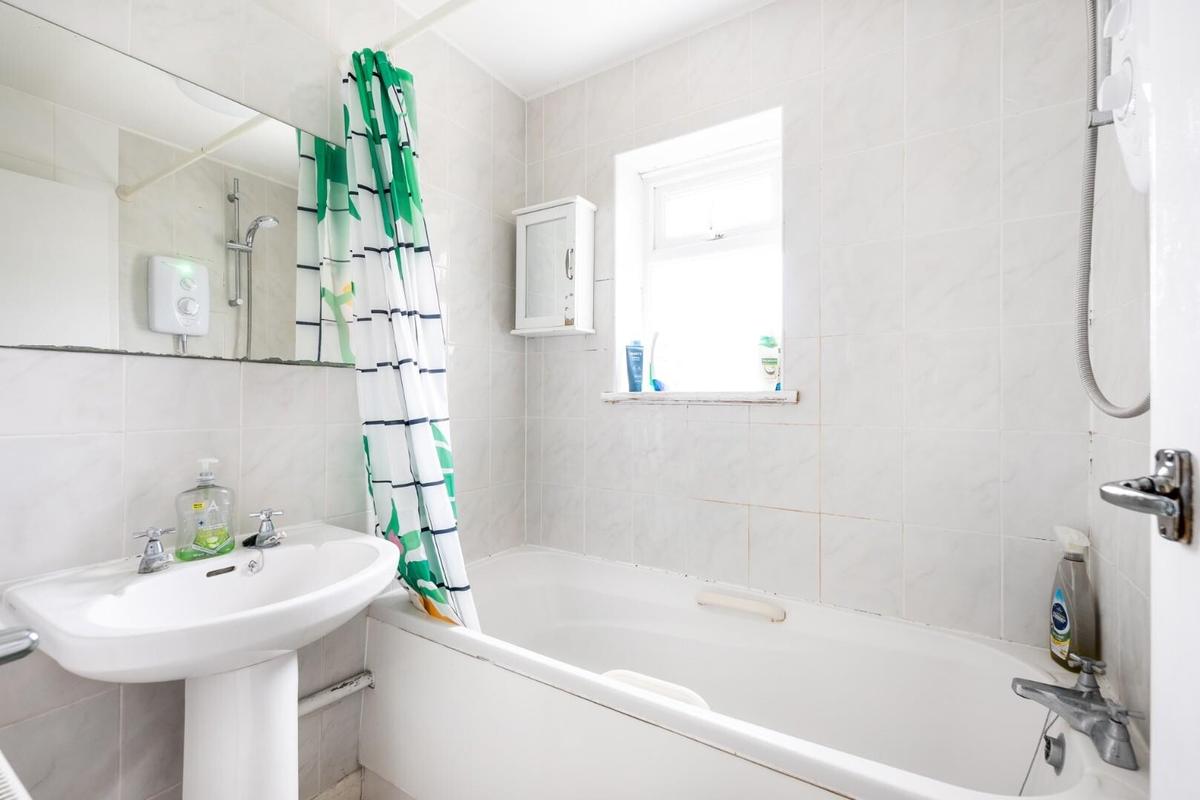 4 bedroom house for rent Marshfield Way, Bath, BA1 6HE UniHomes