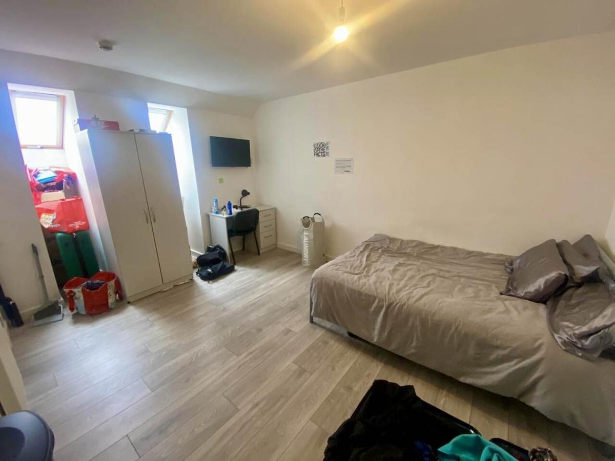 1 bedroom apartment on Twizzle Lodge, Uplands, Swansea