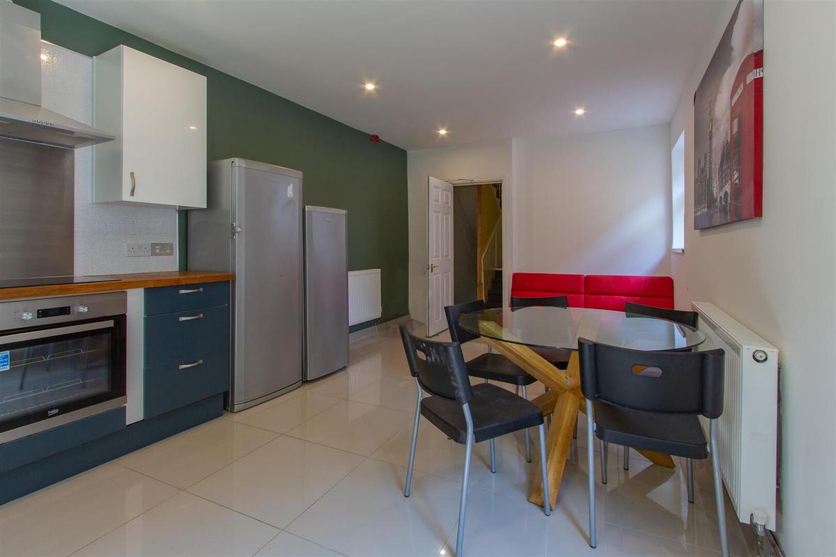 6 bedroom house for rent Cathays Terrace, Cardiff, CF24 4HU UniHomes