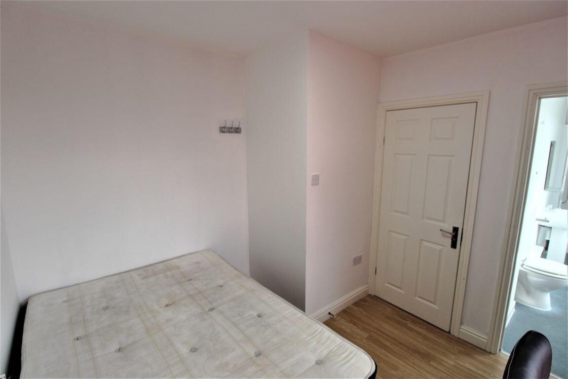 4 bedroom apartment for rent Quinton Parade, Coventry, CV3 5HW UniHomes