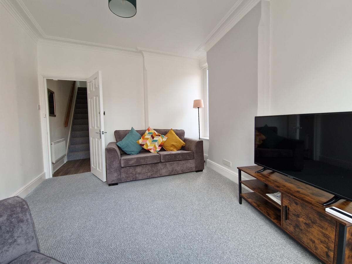 2 bedroom house for rent 57 Birrell Road Forest Fields, Nottingham, NG7