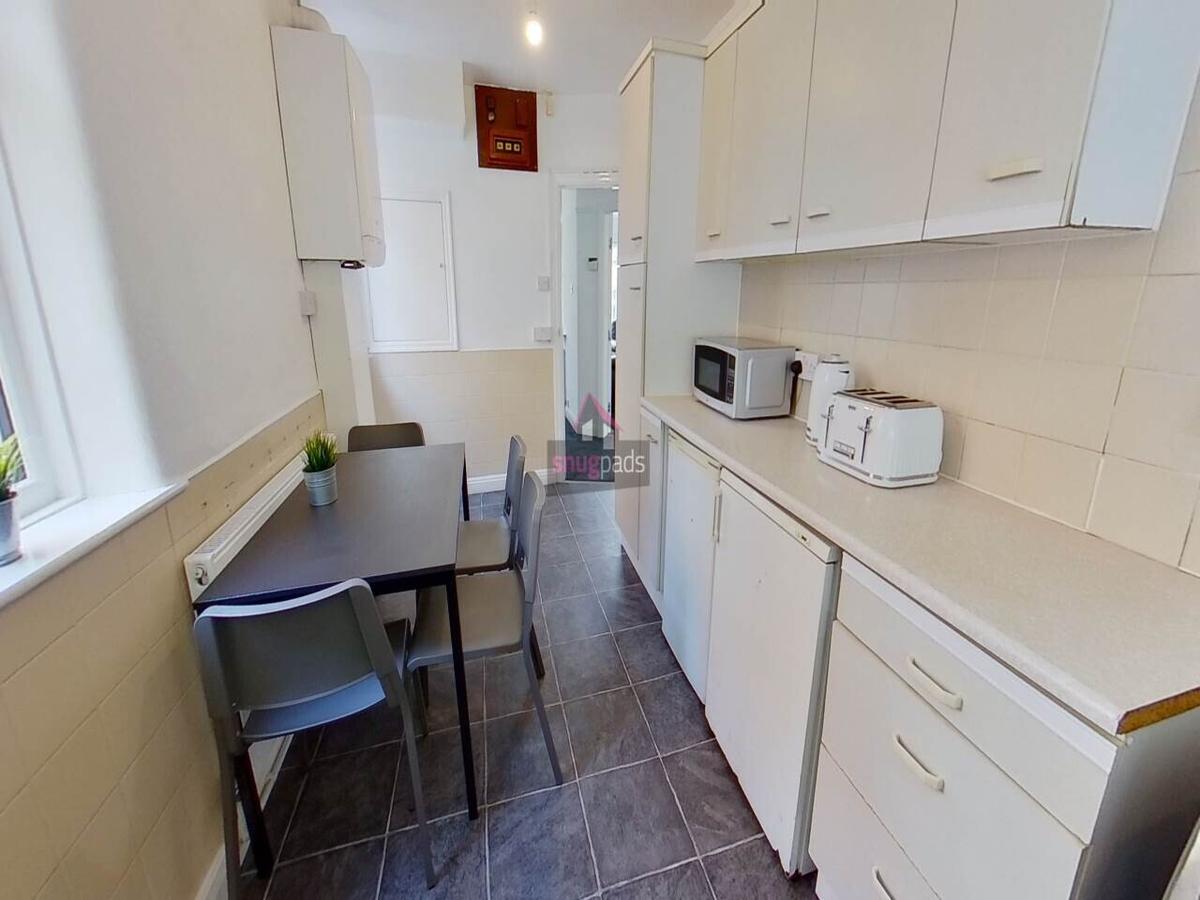 4 bedroom house for rent Castleway, Manchester, M6 7AL UniHomes