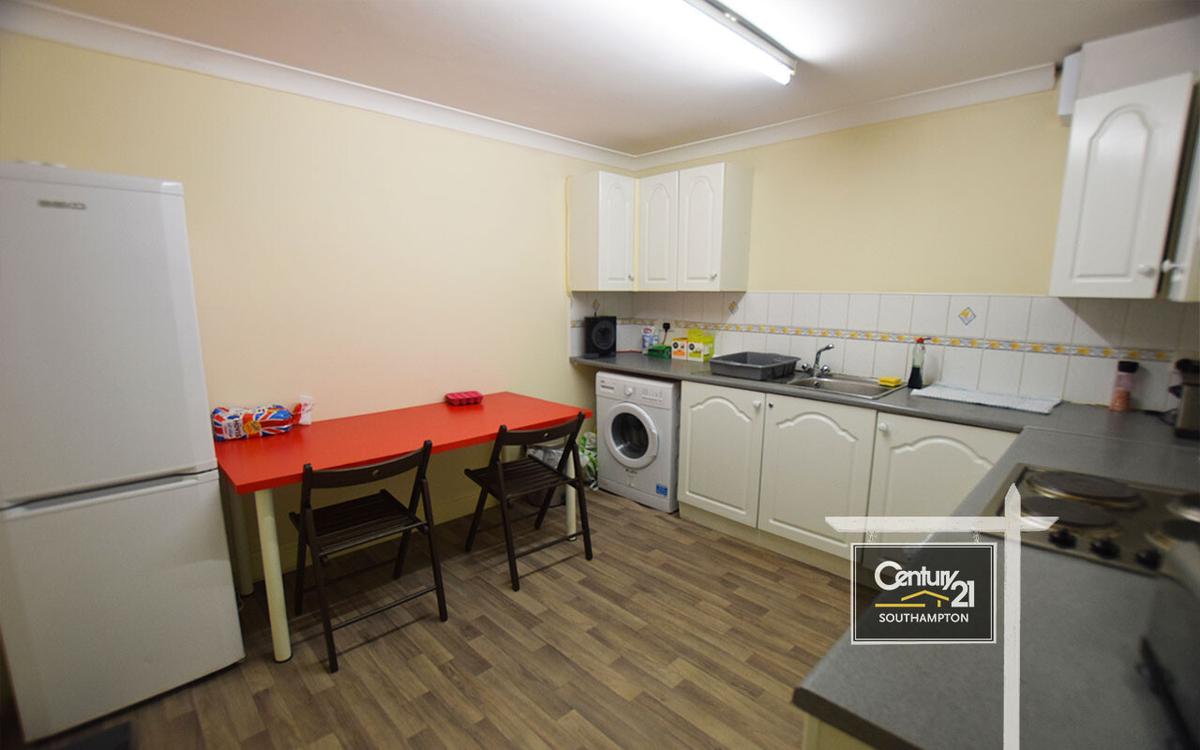 2 bedroom apartment for rent Winchester Street, Southampton, SO15 2ER