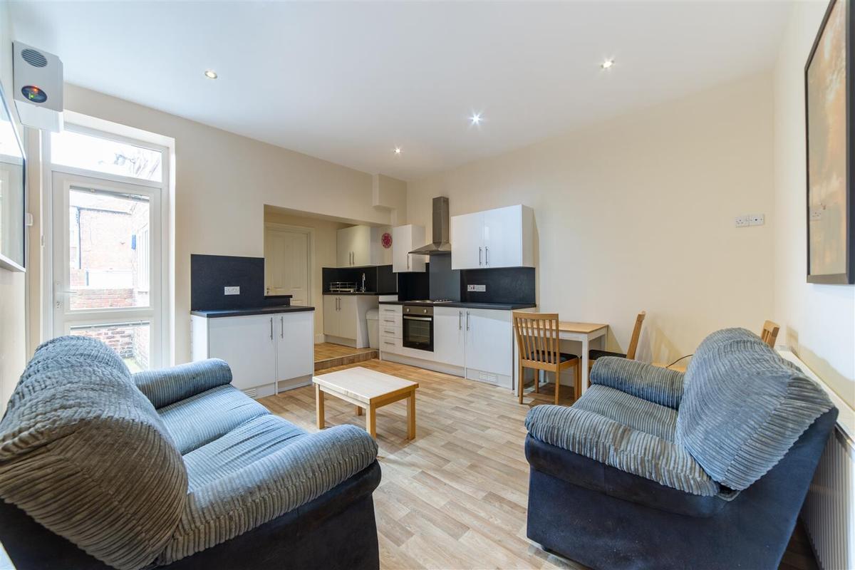3 bedroom apartment for rent Bayswater Road, Newcastle, NE2 3HR UniHomes