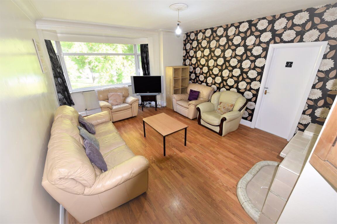4 bedroom house for rent Otley Road Bed, Leeds, LS16 6EY UniHomes