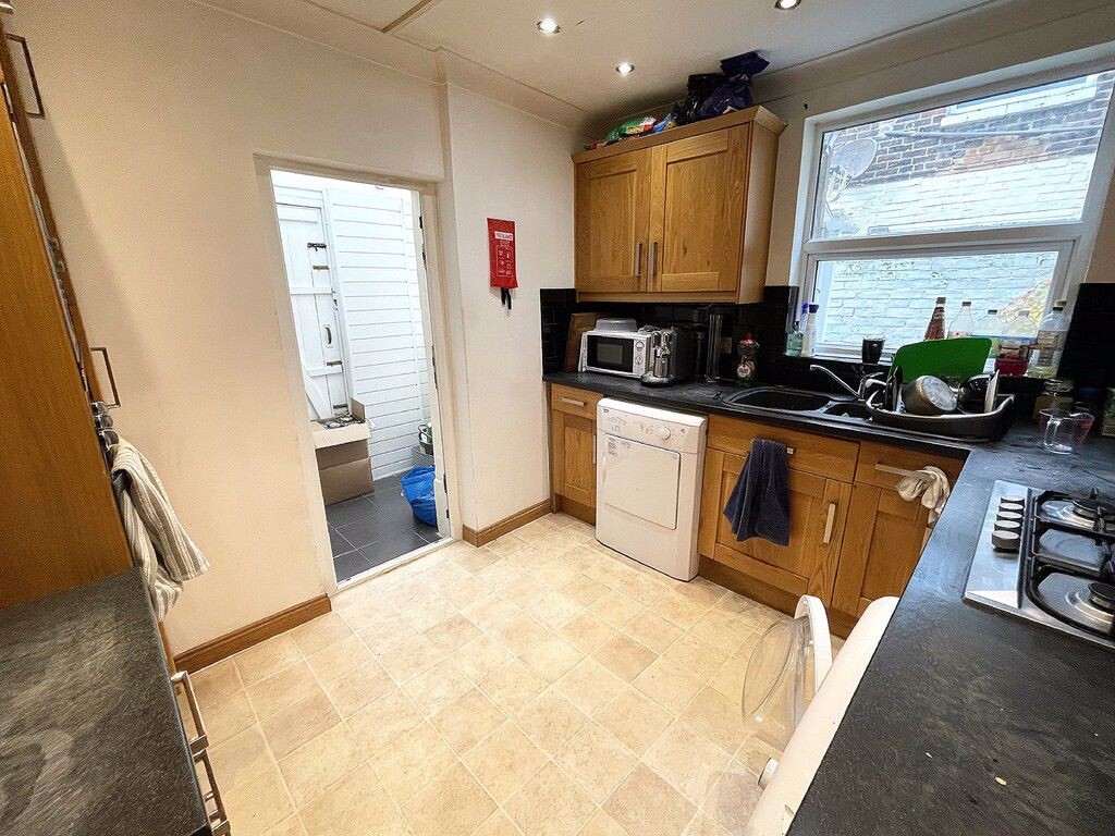 8 bedroom house for rent Auckland Road East, Portsmouth, PO5 2HD UniHomes