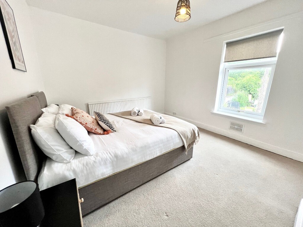 4 bedroom house for rent Newcastle Street, StokeonTrent, ST5 6PL UniHomes