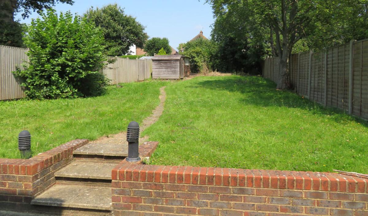 6 bedroom house for rent Lincoln Road, Surrey, GU2 9TJ UniHomes