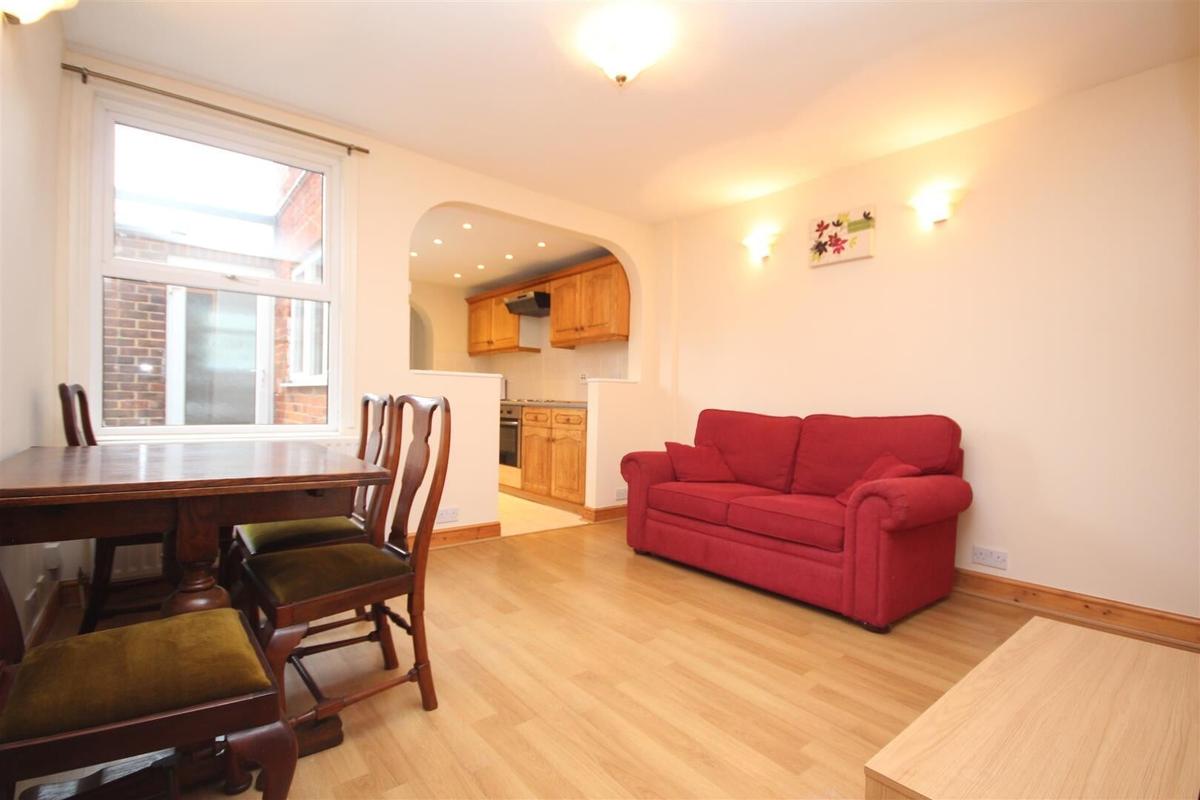 4 bedroom house for rent New Cross Road, Surrey, GU2 9NS UniHomes