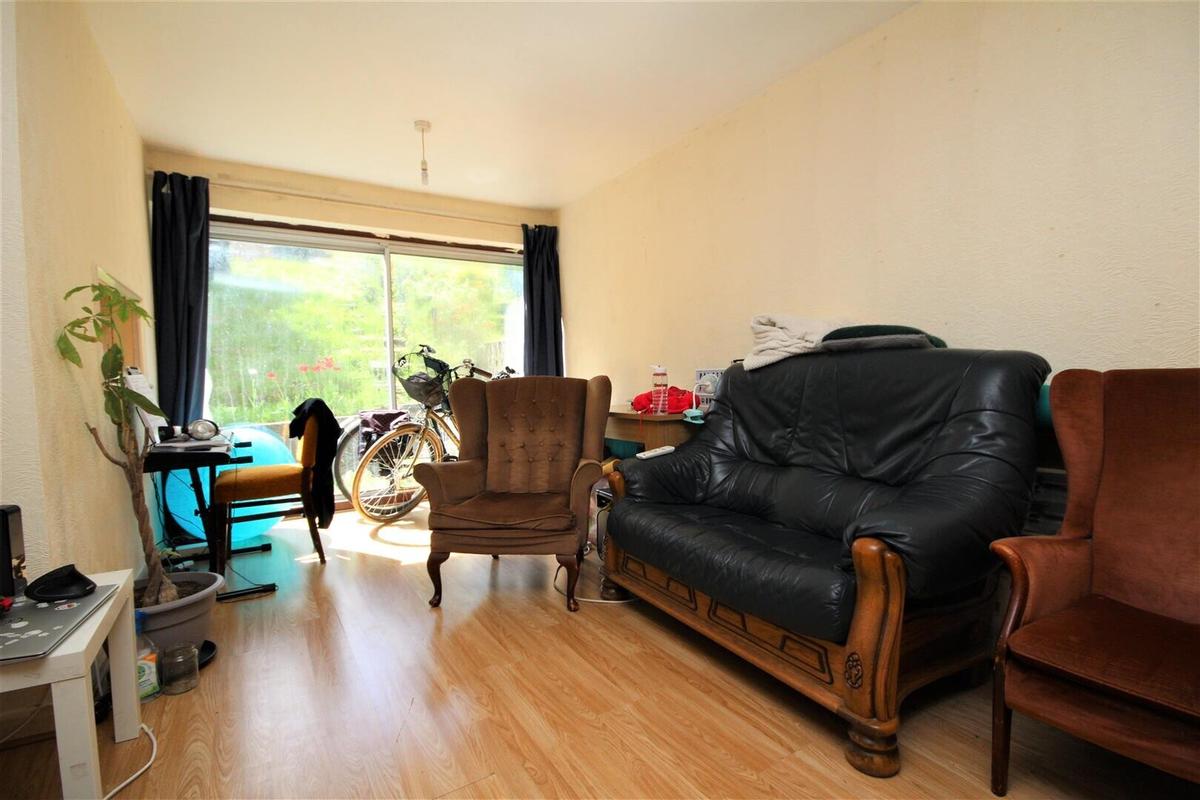 4 bedroom house for rent Guildford Park Avenue, Surrey, GU2 7NH UniHomes