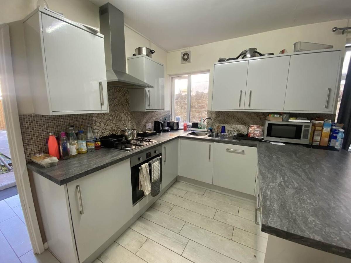 6 bedroom house for rent Ruthin Gardens, Cardiff, CF24 4AU UniHomes