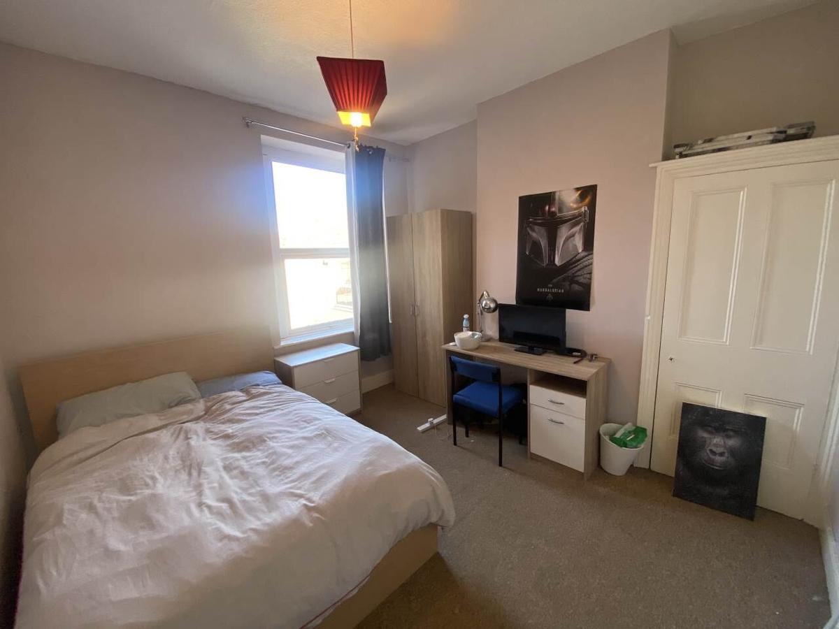 6 bedroom house for rent Ruthin Gardens, Cardiff, CF24 4AU UniHomes