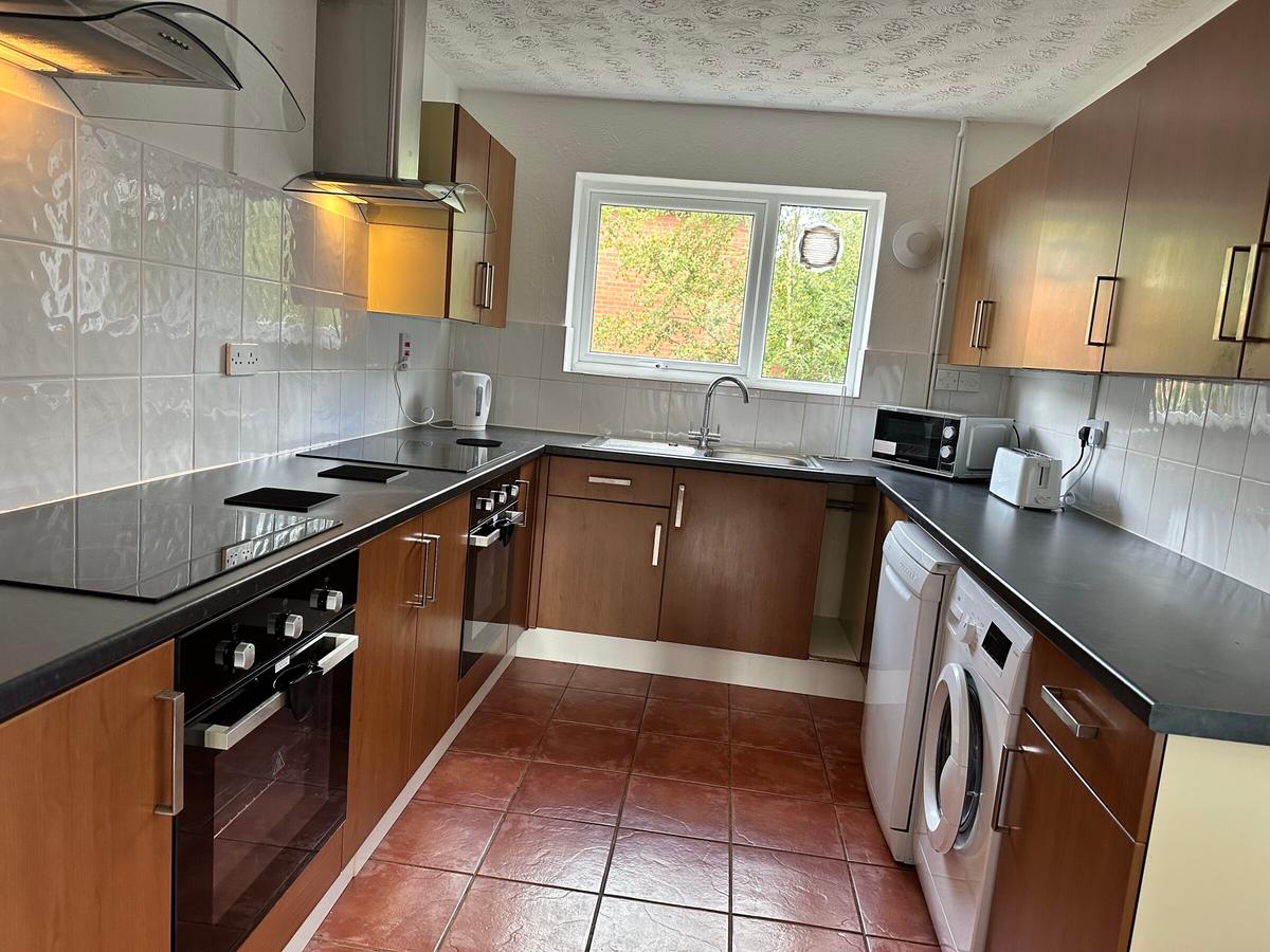 6 bedroom house for rent Holworthy Road Norwich, NR5 9DG UniHomes