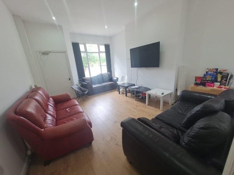 12 bedroom house for rent Birch Grove, Manchester, M14 5JY UniHomes