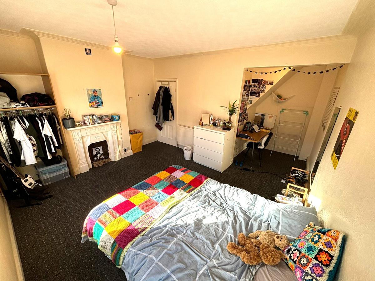 4 bedroom house for rent Ashville Avenue, Leeds, LS6 1LX UniHomes