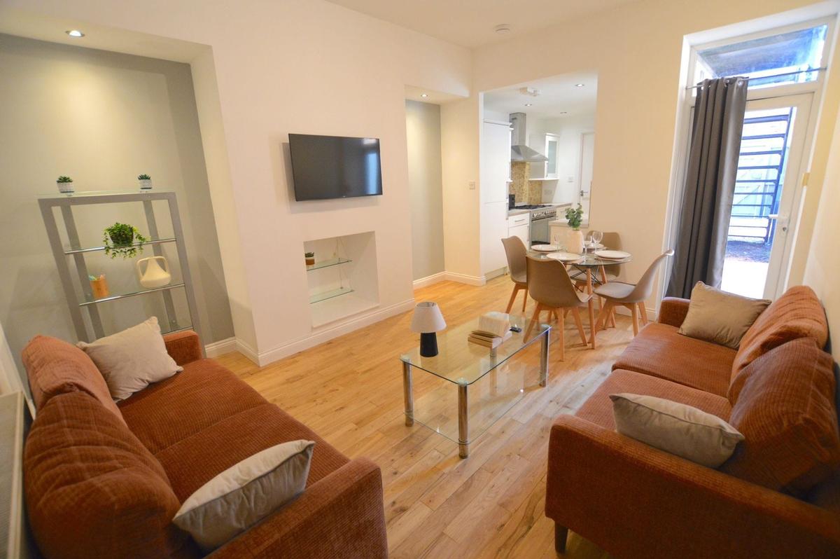 3 bedroom apartment on Spencer Street, Heaton, Newcastle