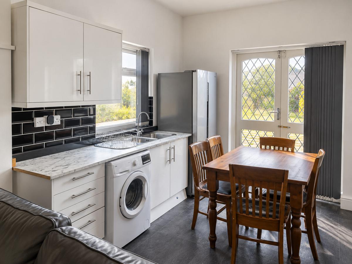 7 bedroom house on Finsbury Terrace, Brynmill, Swansea