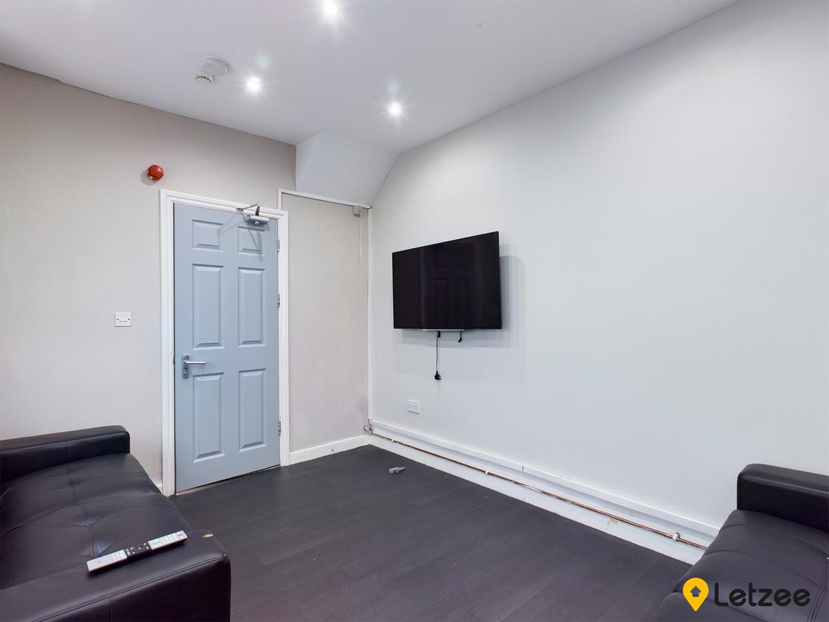 7 bedroom house for rent King Edwards Road, Swansea, SA1 4LW UniHomes