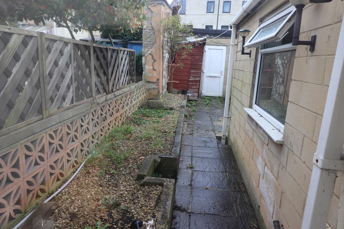 4 bedroom house for rent Brougham Hayes, Bath, BA2 3QU UniHomes