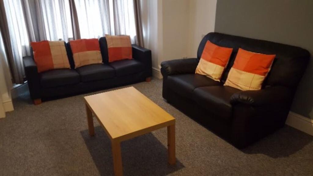 4 bedroom house for rent Rushworth Avenue Nottingham, NG2 7LF UniHomes