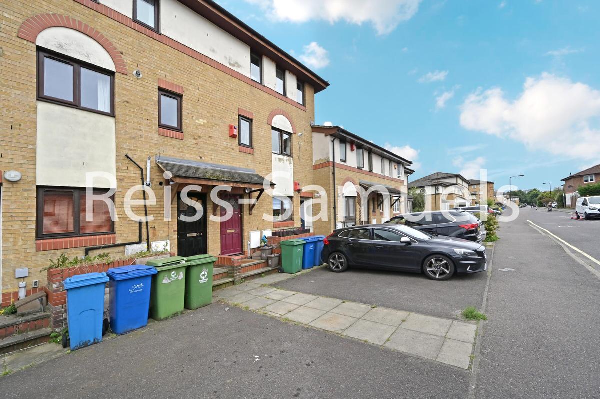 4 bedroom house for rent Oxley Close, London, SE1 5HN UniHomes